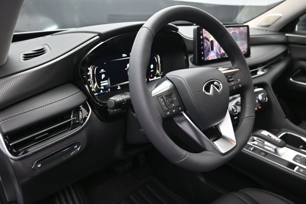 New 2027 RADIANT WHITE INFINITI Luxe FWD image 12