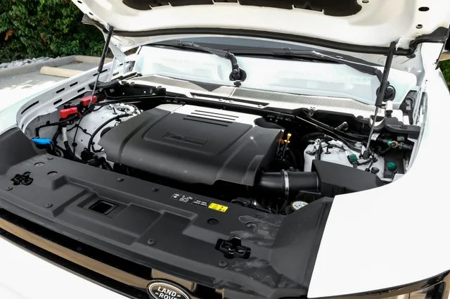New 2026 Fuji White Land Rover S image 54