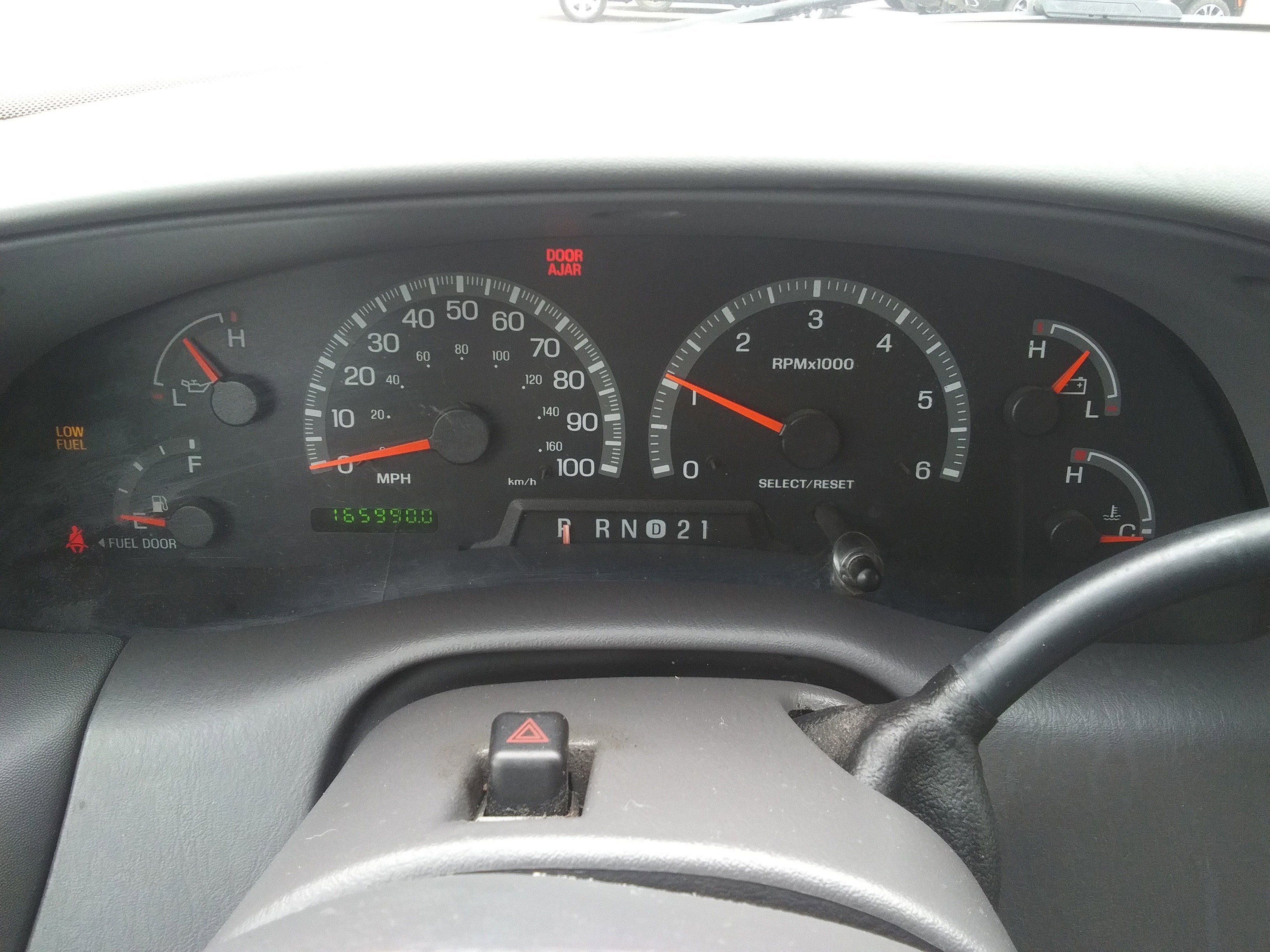 Used 1999 Blue Ford Lariat image 11