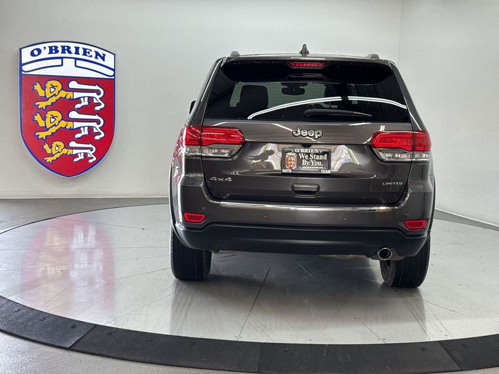 Used 2019 Crystal Metallic Jeep Limited image 11
