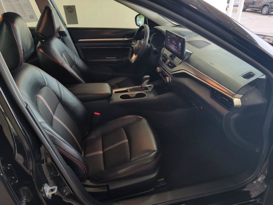 Used 2026 Super Black Nissan SR image 12