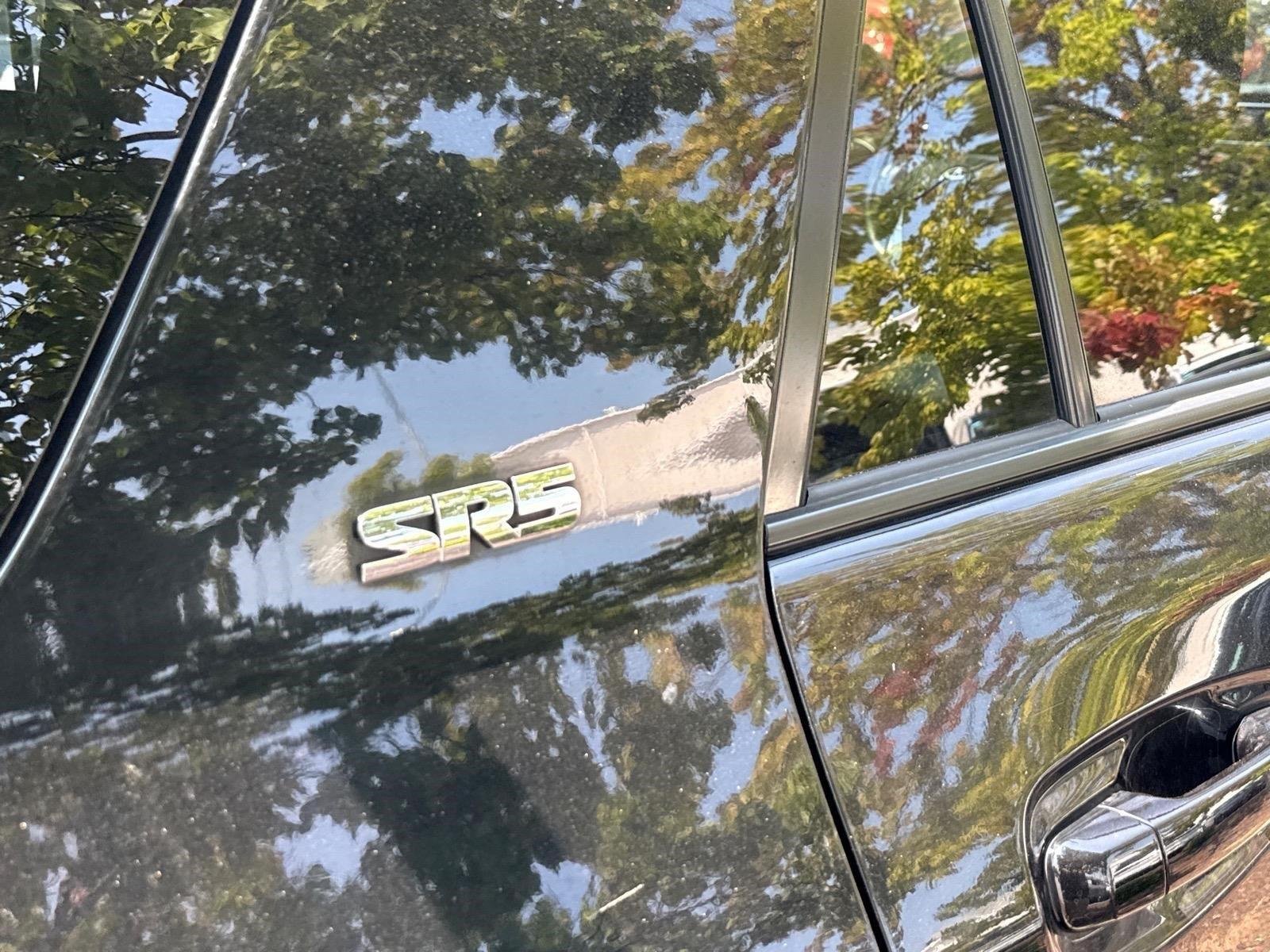 Used 2019 Midnight Black Metallic Toyota SR5 image 17