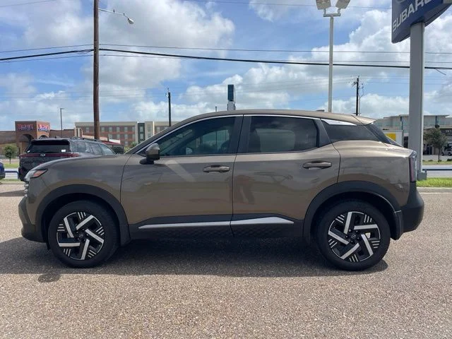 Used 2025 Brown Nissan SV image 5