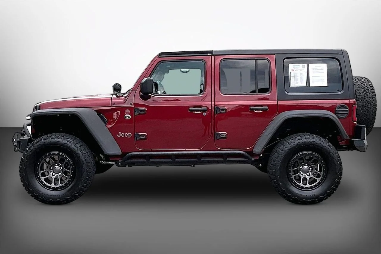 Used 2021  Jeep Rubicon image 5