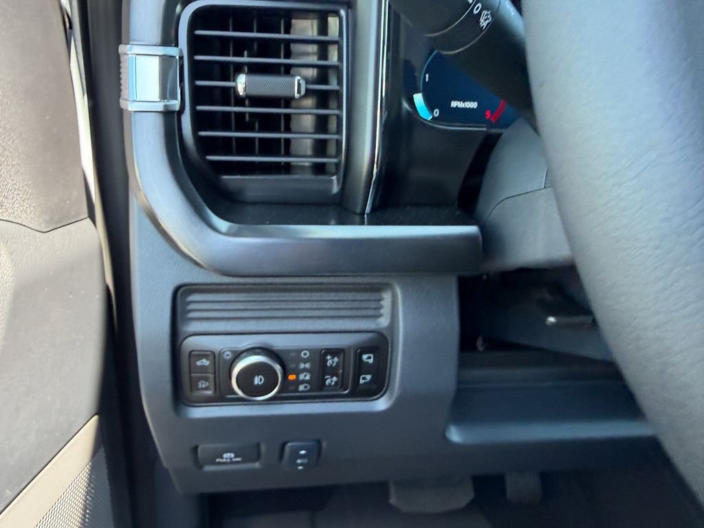 New 2026 Glacier Gray Metallic Tri-Coat Ford F-250® Lariat® image 22
