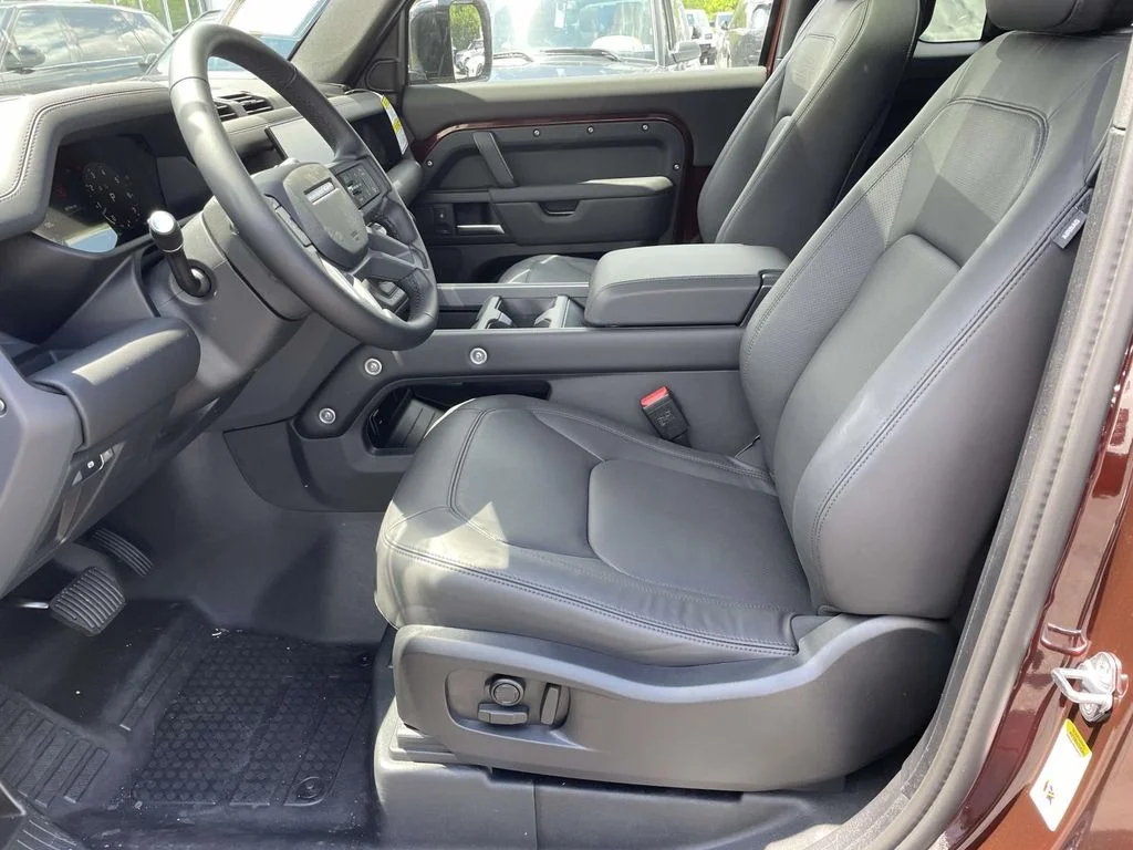 New 2026 Sedona Red Land Rover X-Dynamic SE image 14