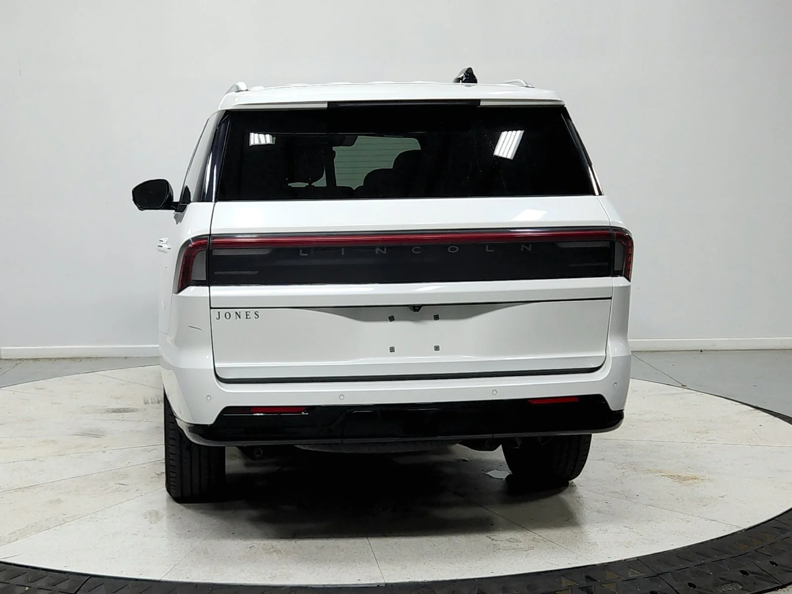 Used 2025 White Lincoln Reserve image 7