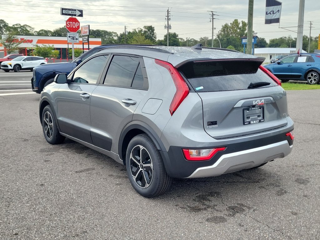 New 2026 Steel Gray Kia EX image 4