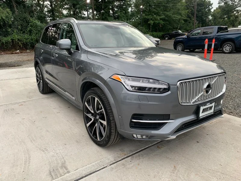 Used 2019 Gray Volvo T6 Inscription Sport Utility 4D image 14