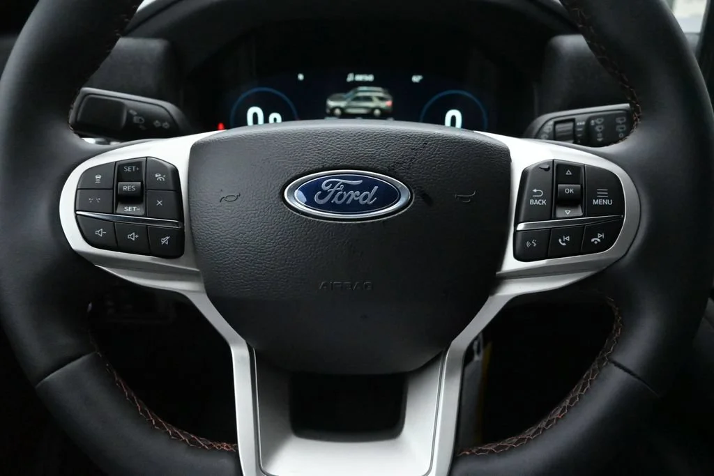 New 2027 Carbonized Gray Metallic Ford Active image 42