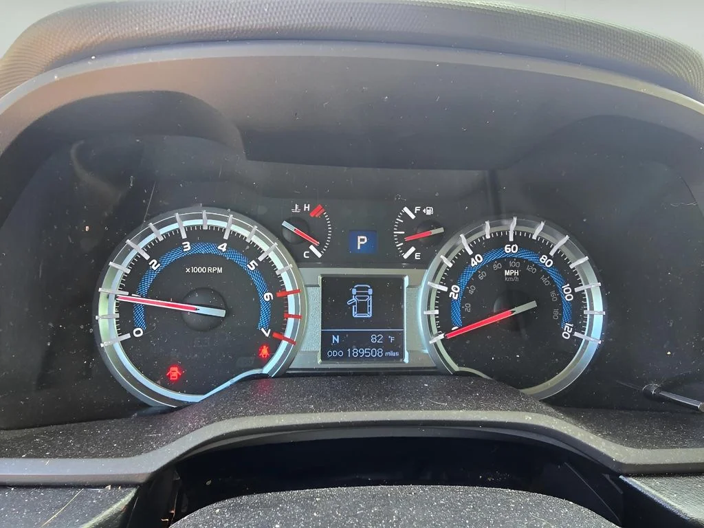 Used 2014 Super White Toyota SR5 image 16