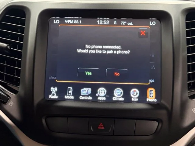 Used 2015 Beige Jeep Limited image 26