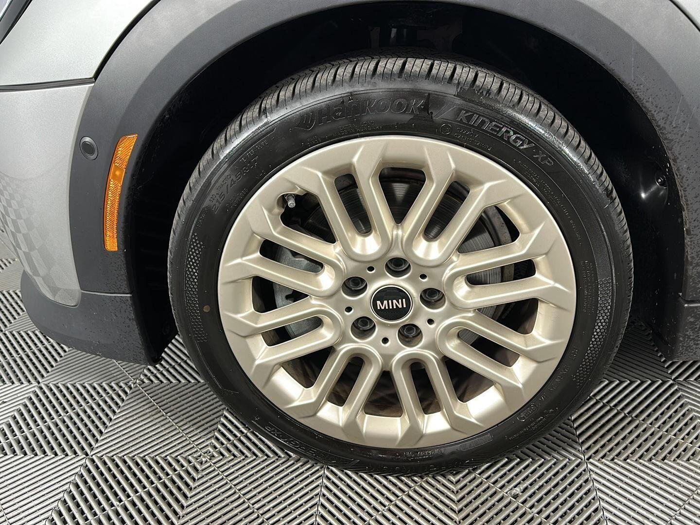 Used 2026 Melting Silver III Metallic MINI Cooper S image 8