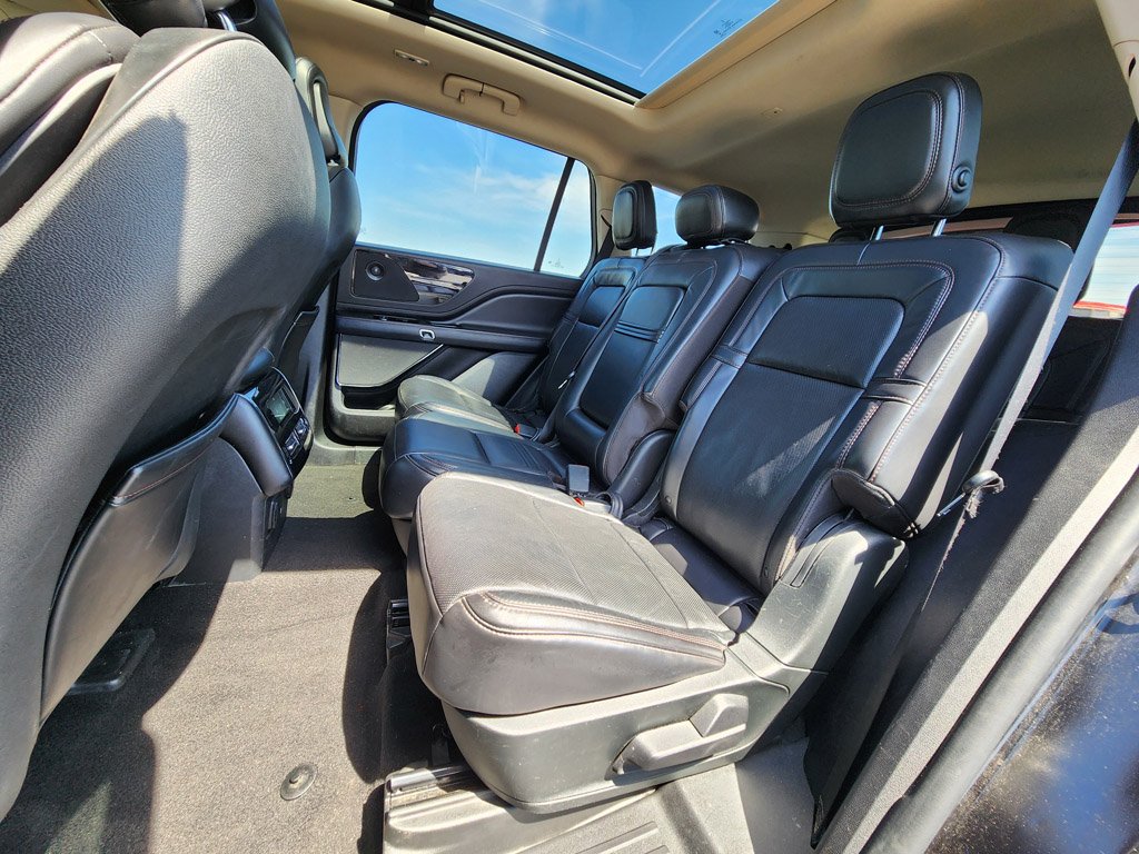 Used 2020 Infinite Black Metallic Lincoln Reserve image 14