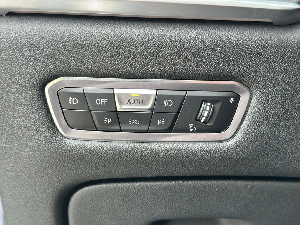 Used 2022 Phytonic Blue Metallic BMW xDrive40i image 32
