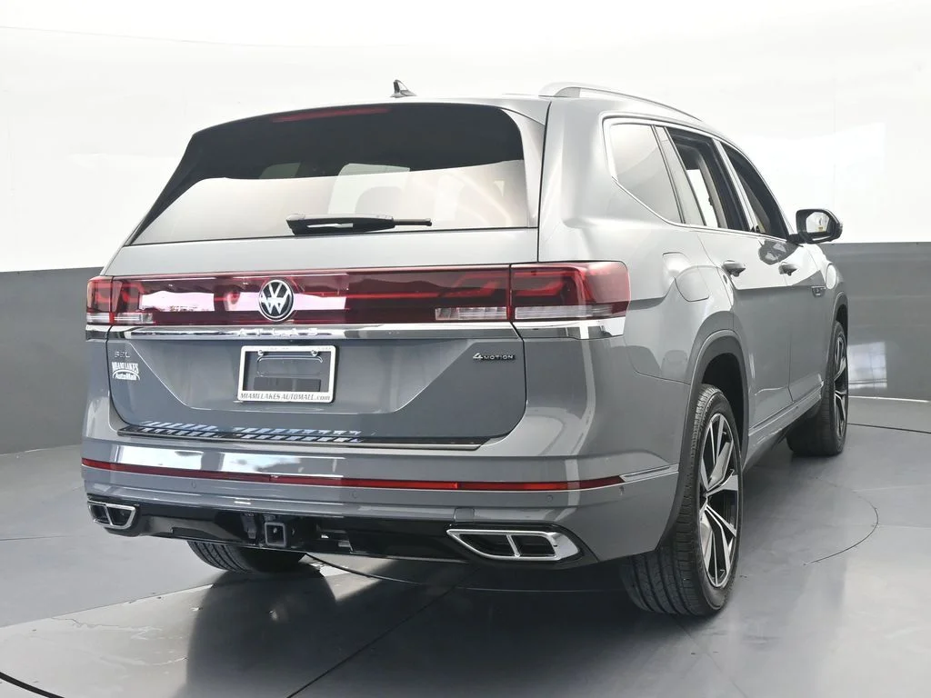Used 2025 Gray Volkswagen 2.0T SEL Premium R-Line image 4
