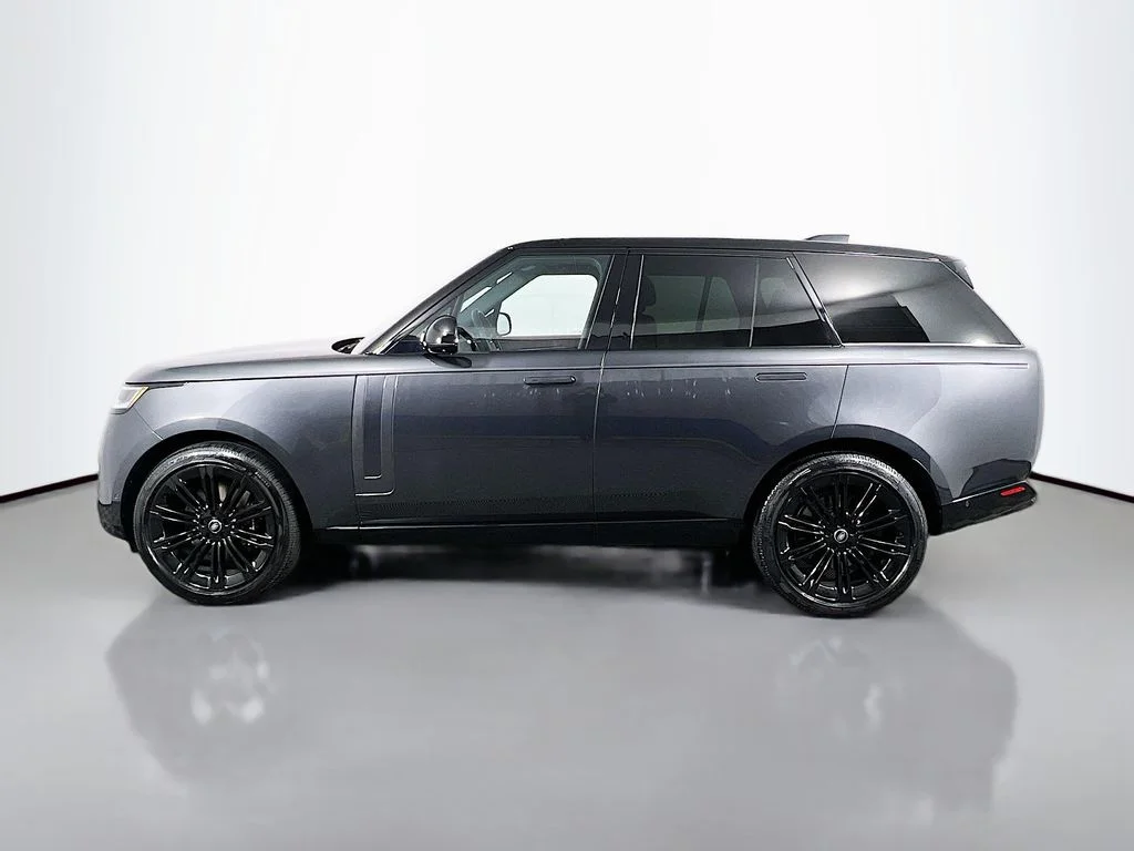 Used 2025 Carpathian Grey Prem Met Land Rover SE image 8