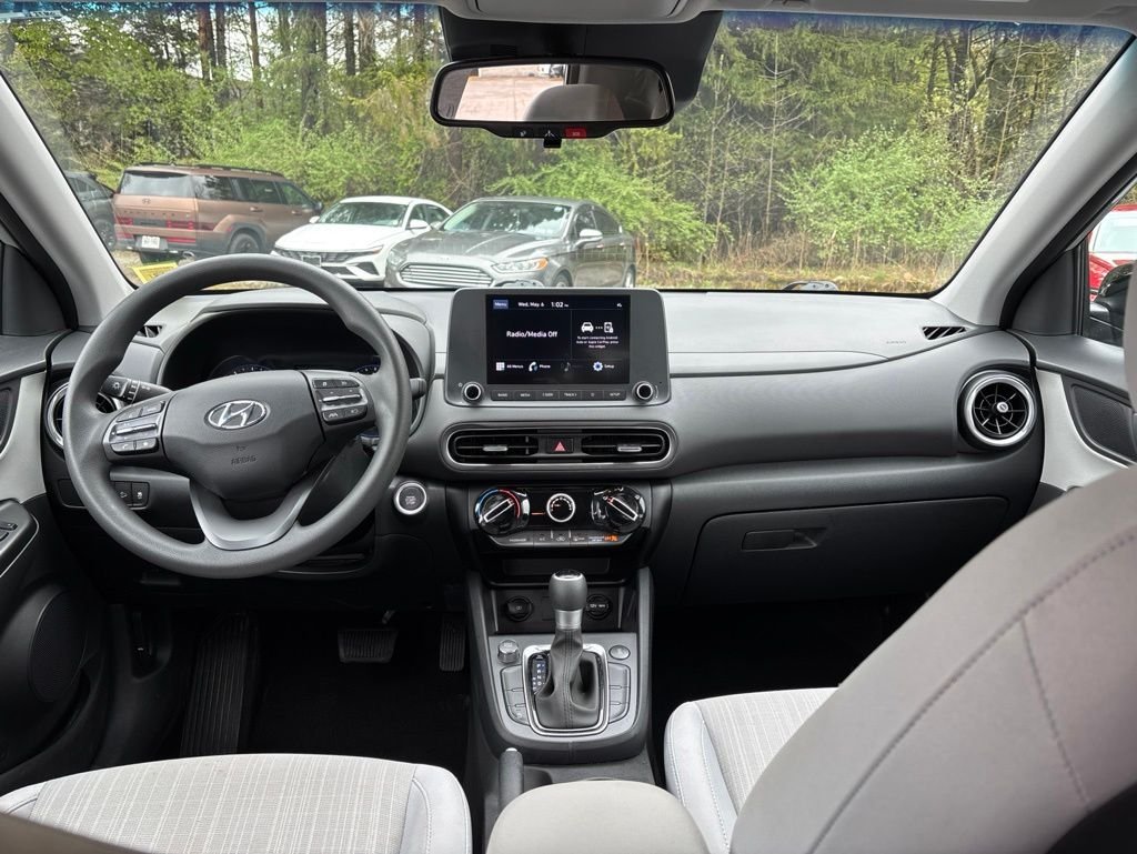 Used 2023 Silver Hyundai SEL image 25