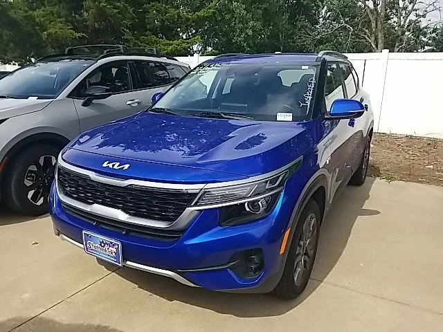 Used 2022 Blue Kia S image 8