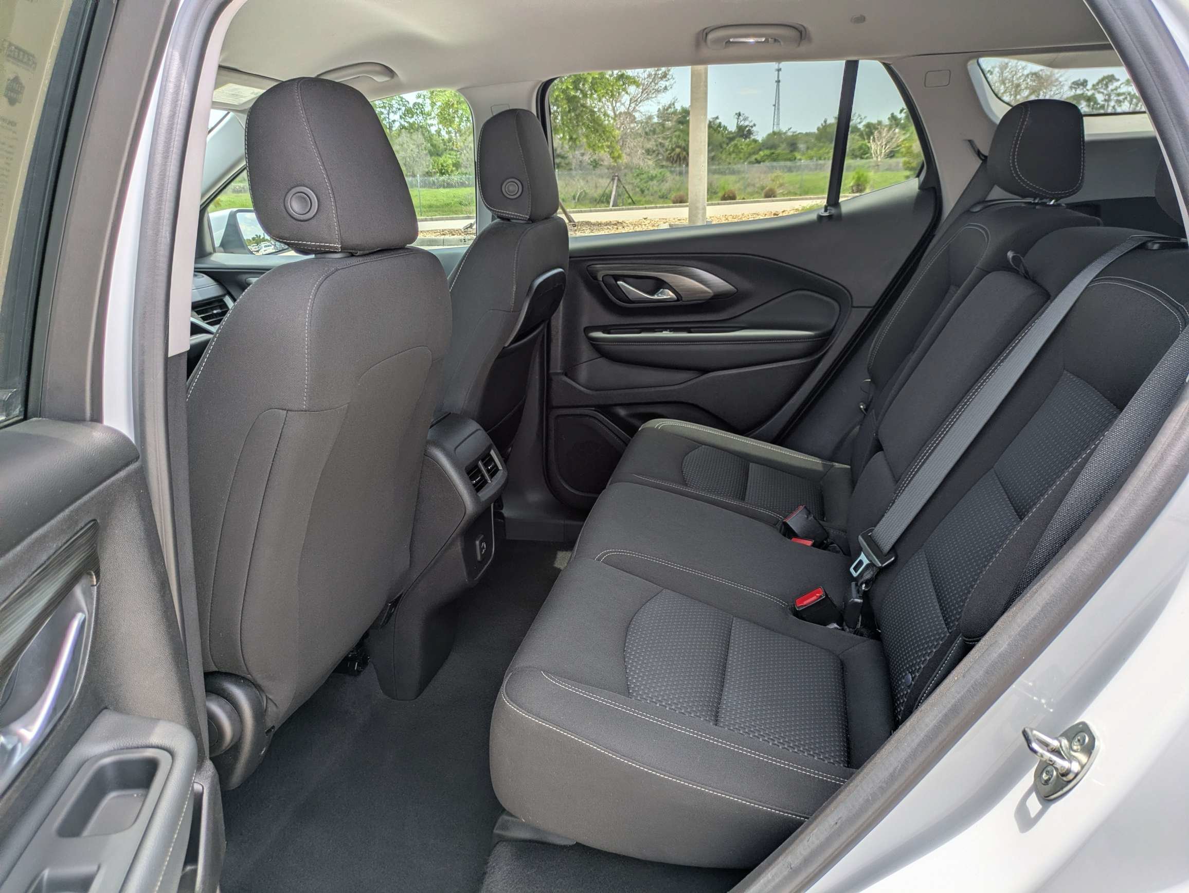 Used 2024 Summit White GMC SLE image 15
