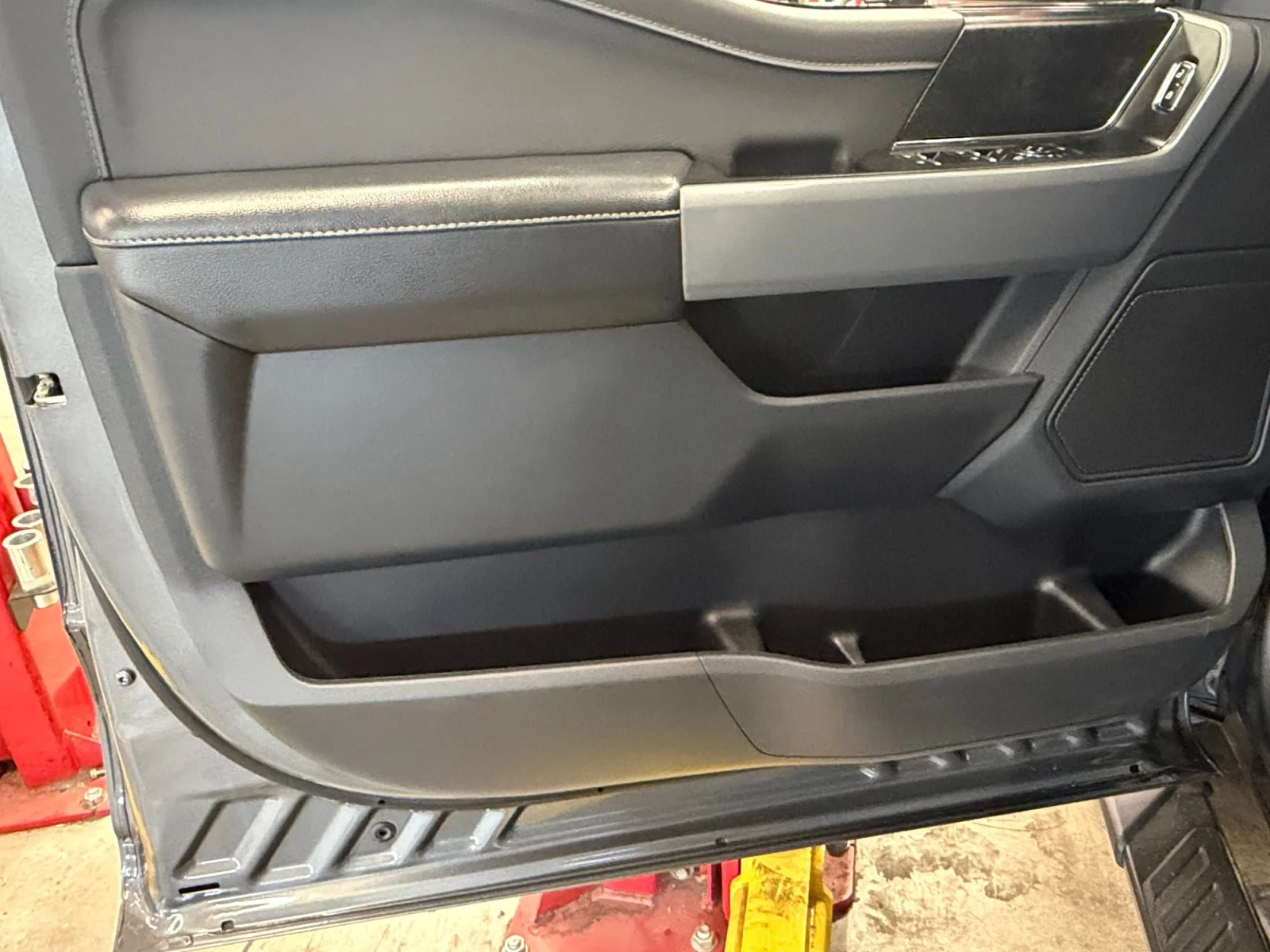 Used 2023 Blue Ford XLT image 26