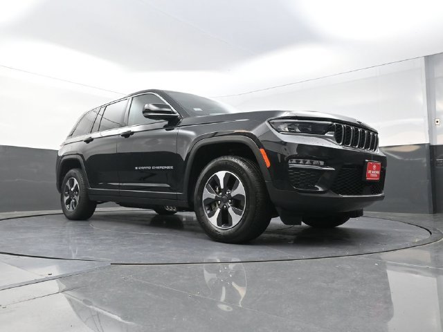 Used 2024 Black Jeep 4xe image 31