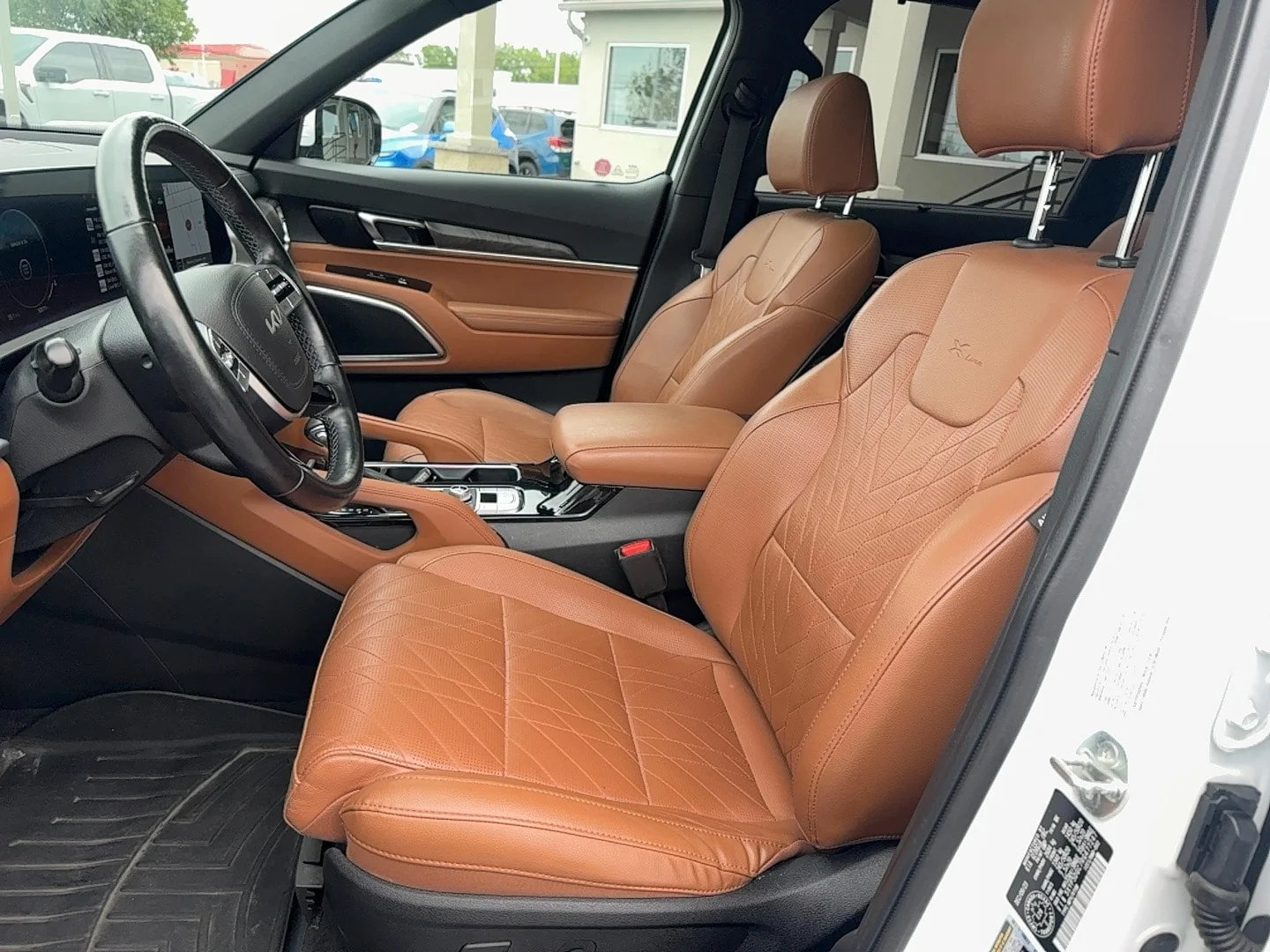 Used 2024 White Kia SX X-LINE image 11