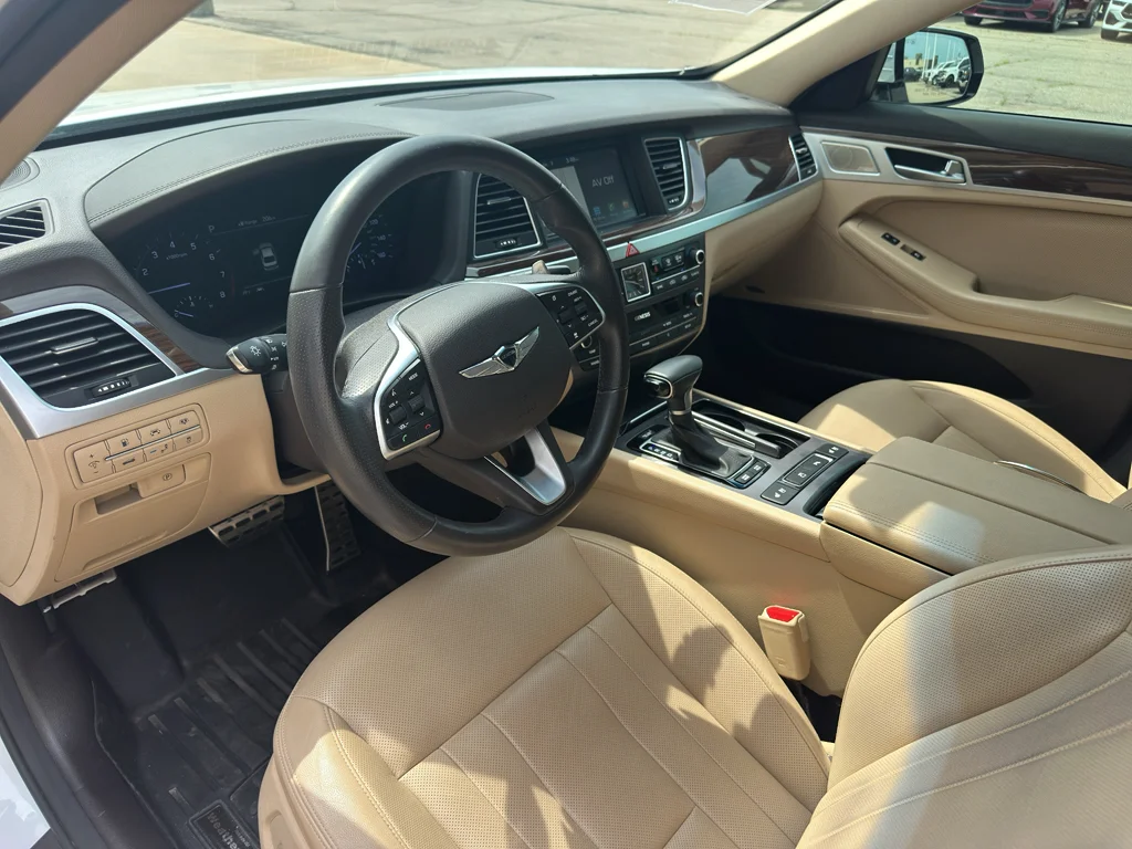 Used 2020 Uyuni White Genesis 3.8L image 13