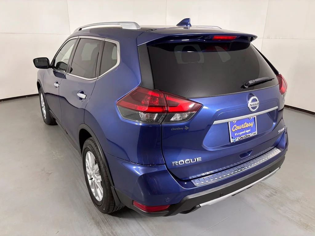 Used 2019 Blue Nissan SV image 6