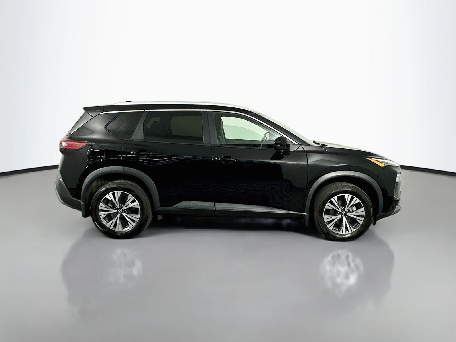 Used 2022 Super Black Nissan SV image 7