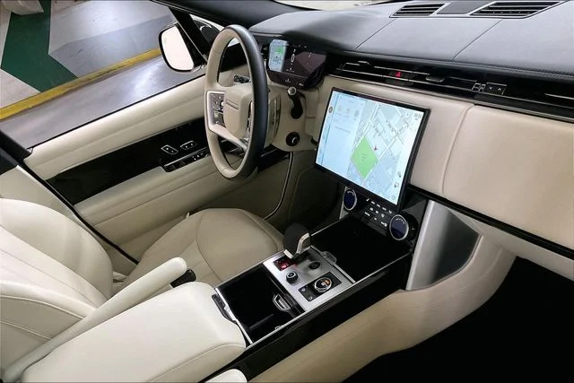 2023 Land Rover Range Rover SE - Photo 11