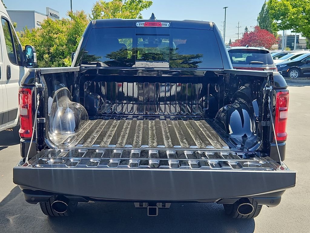 New 2026 Diamond Black Crystal Pearl-Coat Exterior Paint RAM Laramie image 24