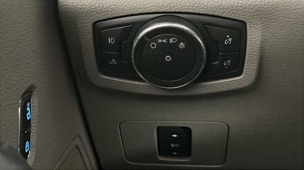 Used 2018 Silver Ford XLT image 54