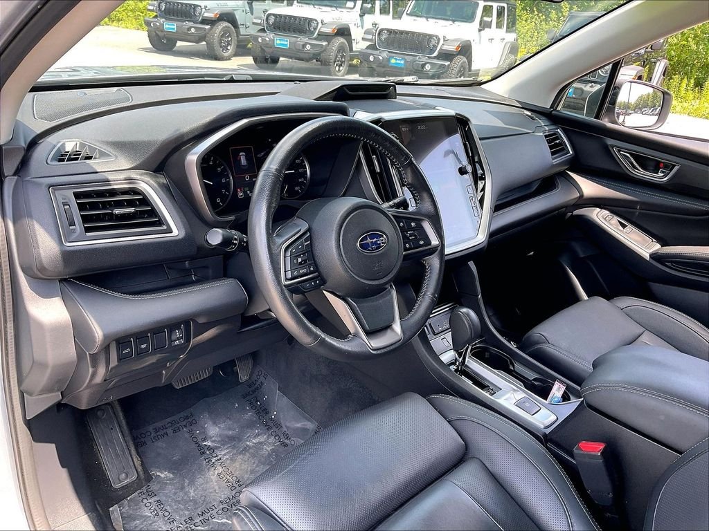 Used 2023 Ice Silver Metallic Subaru Limited image 8
