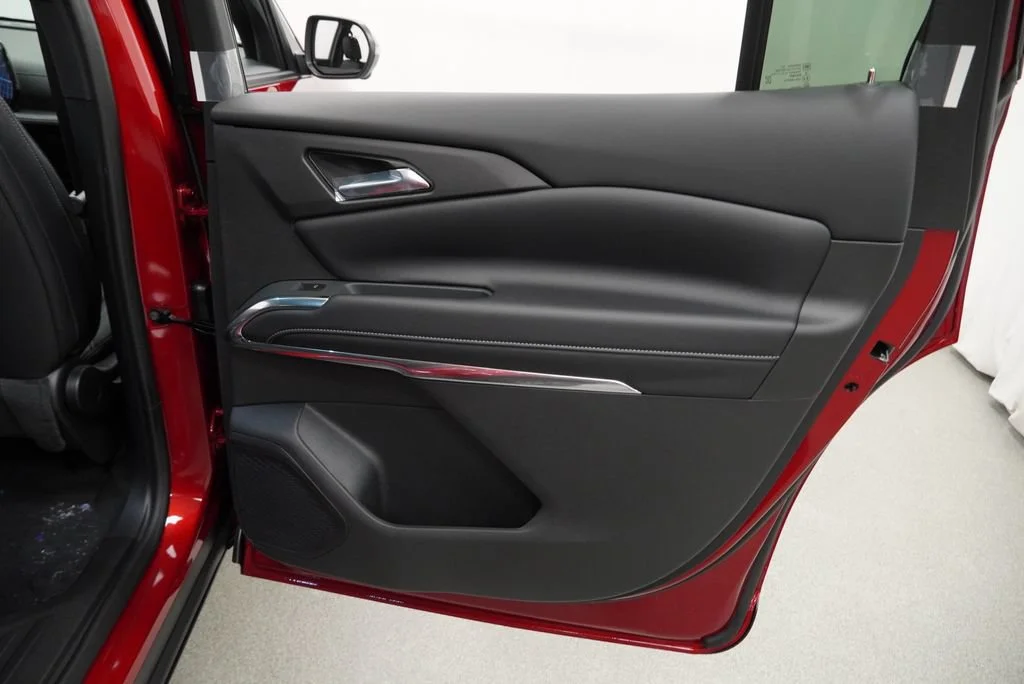 2027 Chevrolet Traverse LT - Photo 27