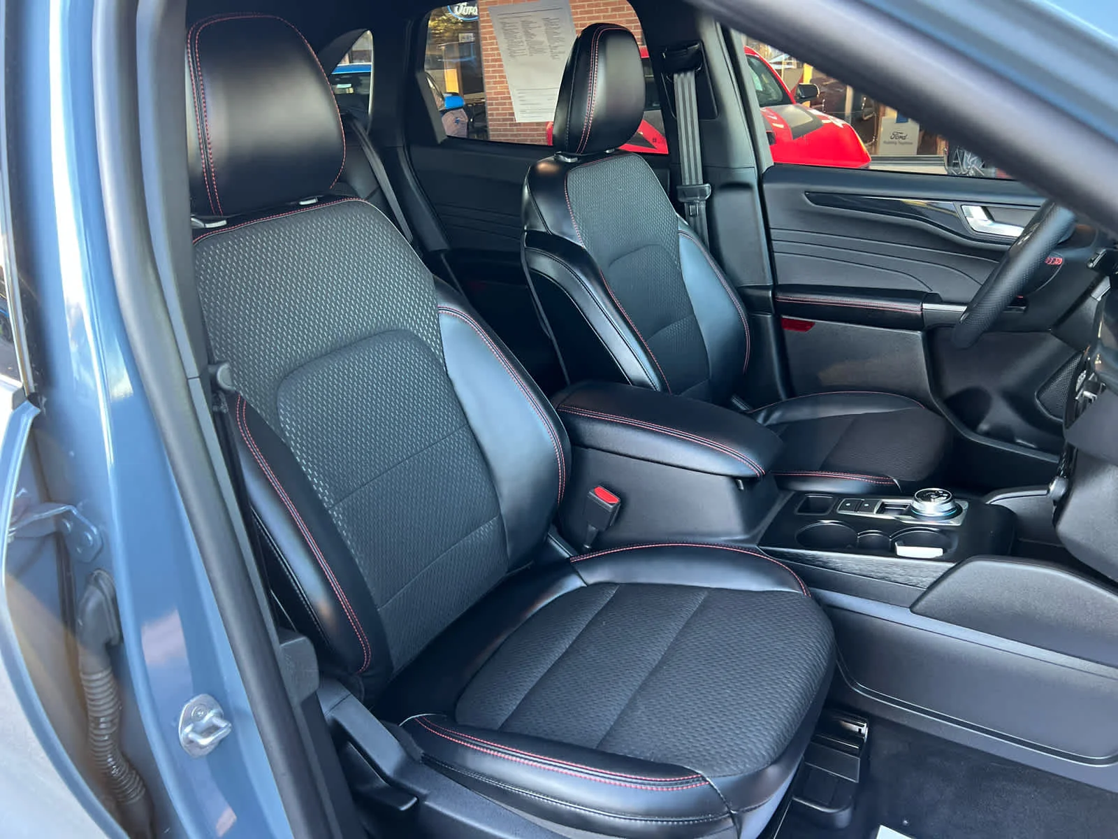 Used 2025 Vapor Blue Metallic Ford ST-Line image 32