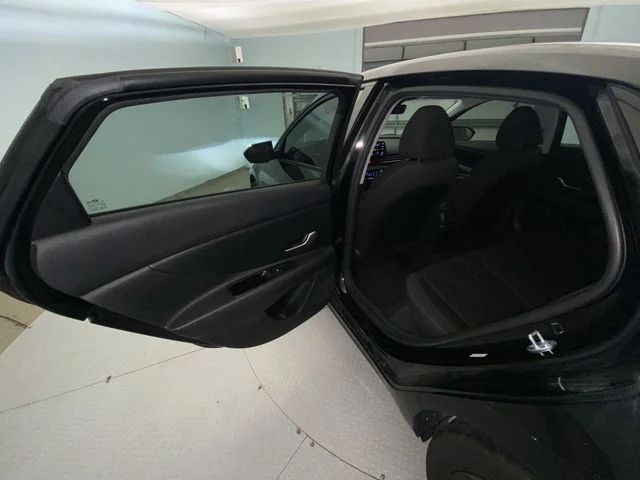 Used 2023 Black Hyundai SEL image 21