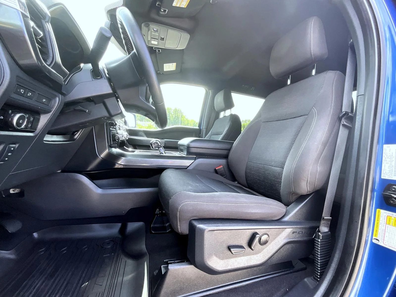 Used 2023 Blue Ford XLT image 12