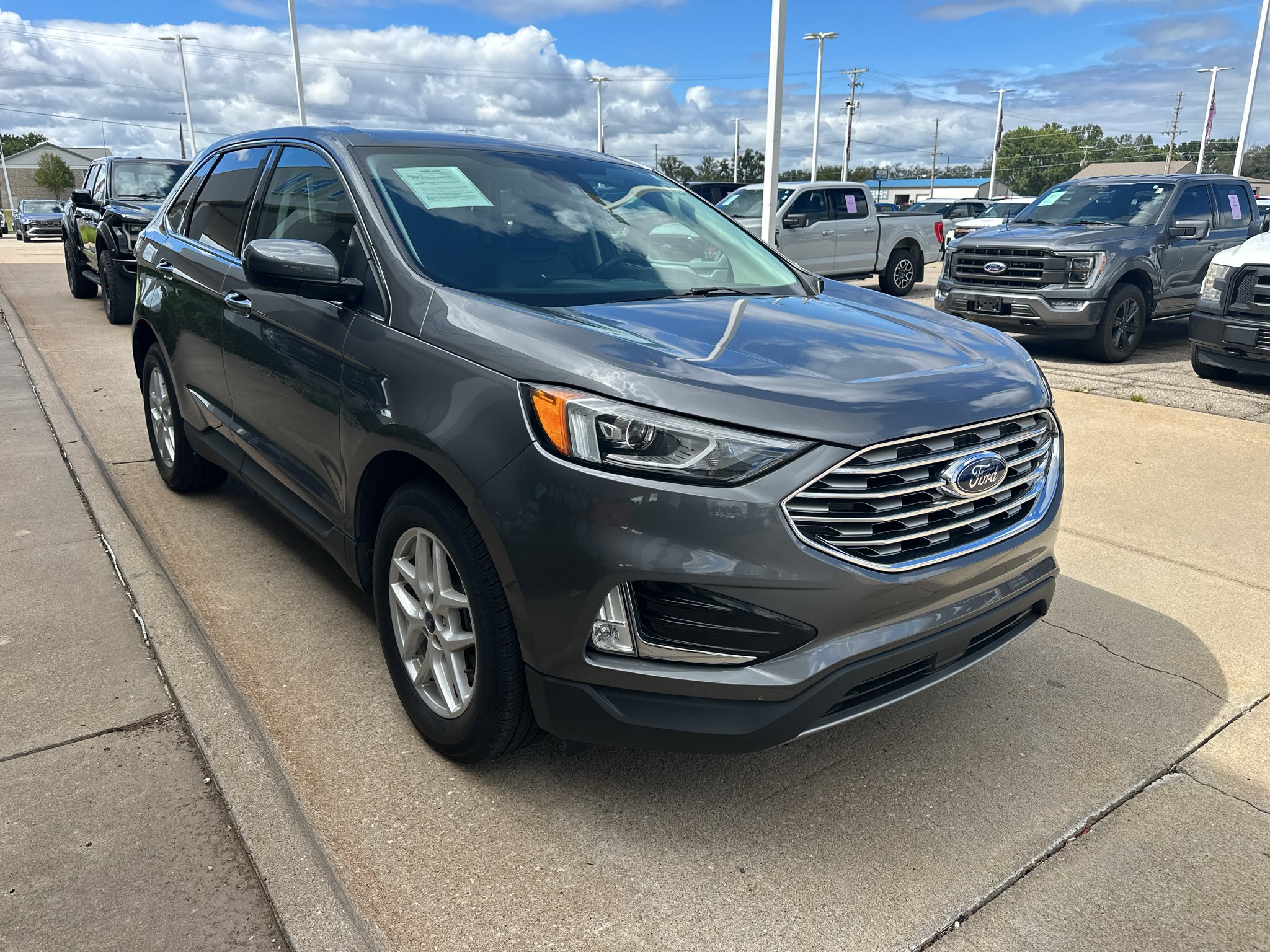 Used 2022 Carbonized Gray Metallic Ford SEL image 8