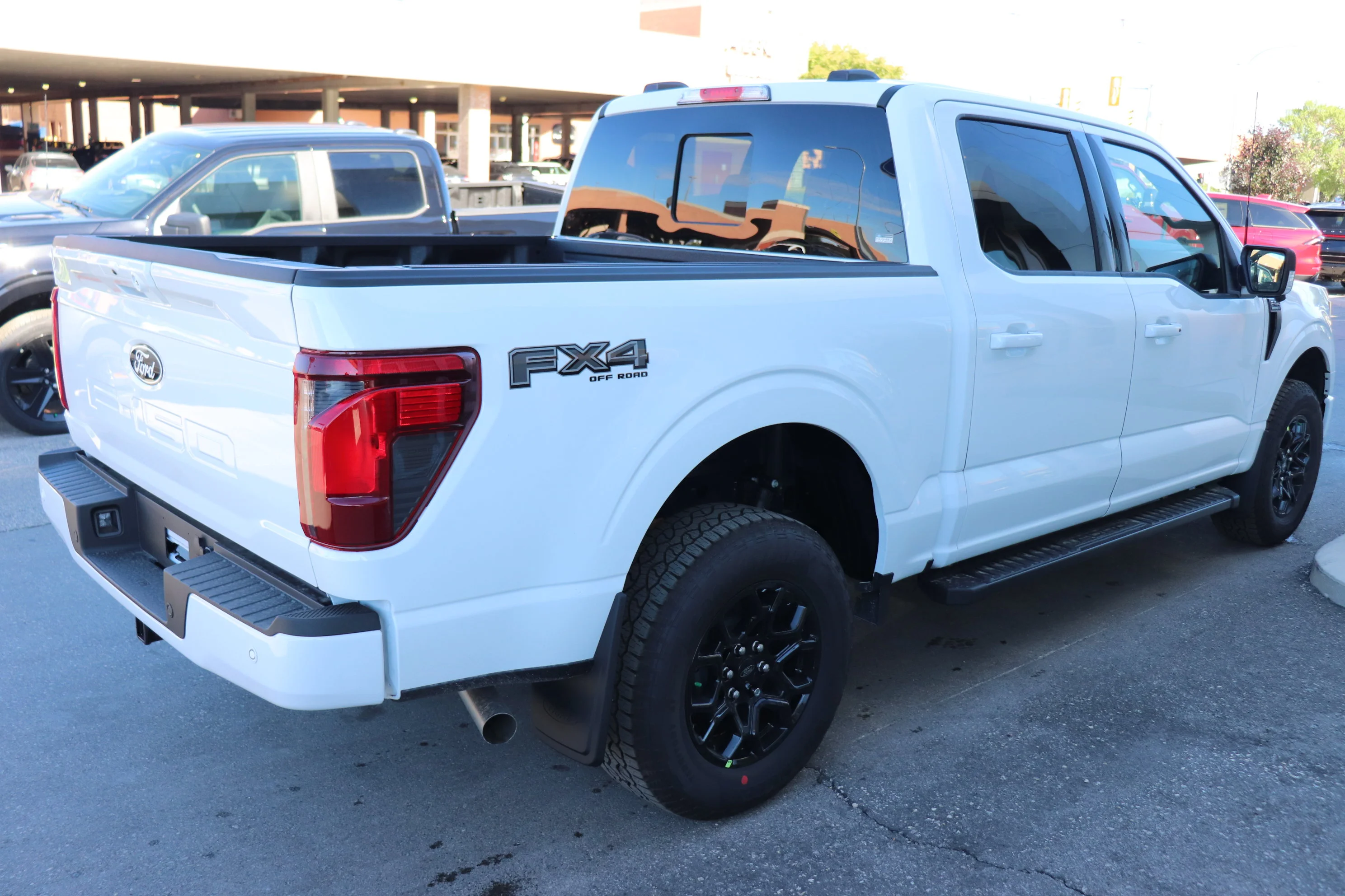 New 2026 OXFORD WHITE Ford XLT image 5