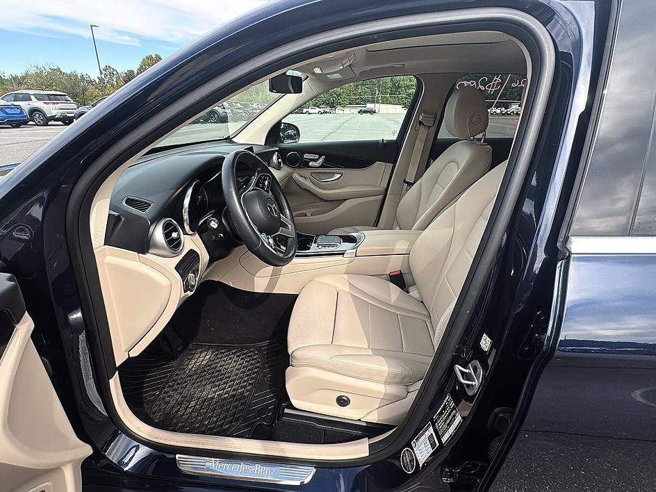 Used 2022 Lunar Blue Metallic Mercedes-Benz GLC 300 image 13