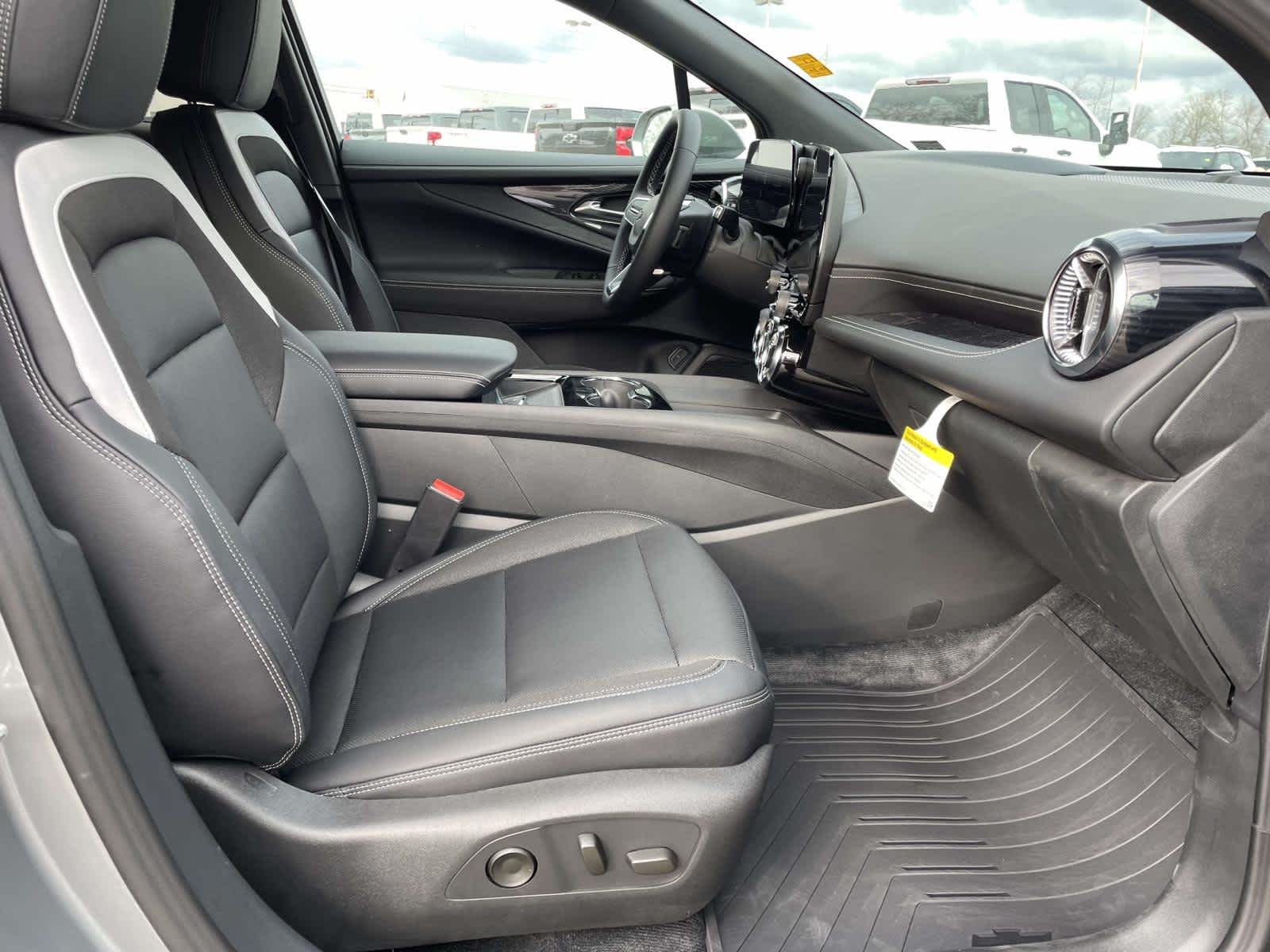 2026 Chevrolet Blazer EV LT - Photo 17