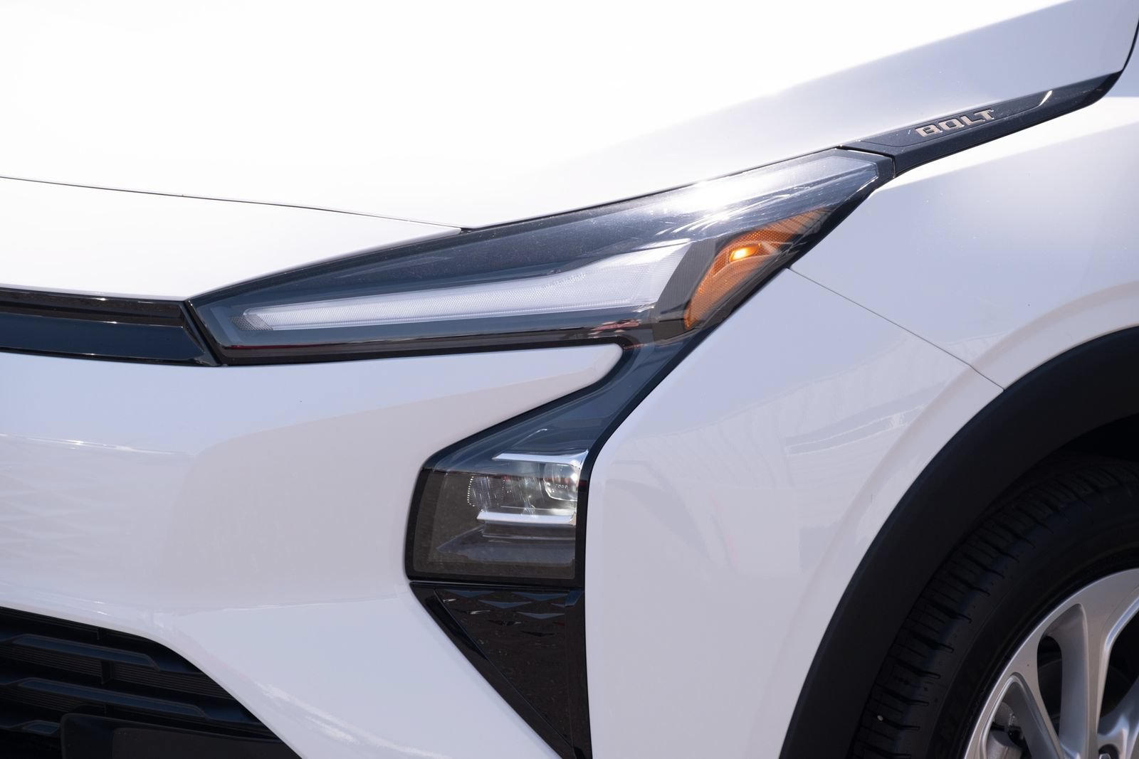 New 2027 Summit White Chevrolet LT image 18