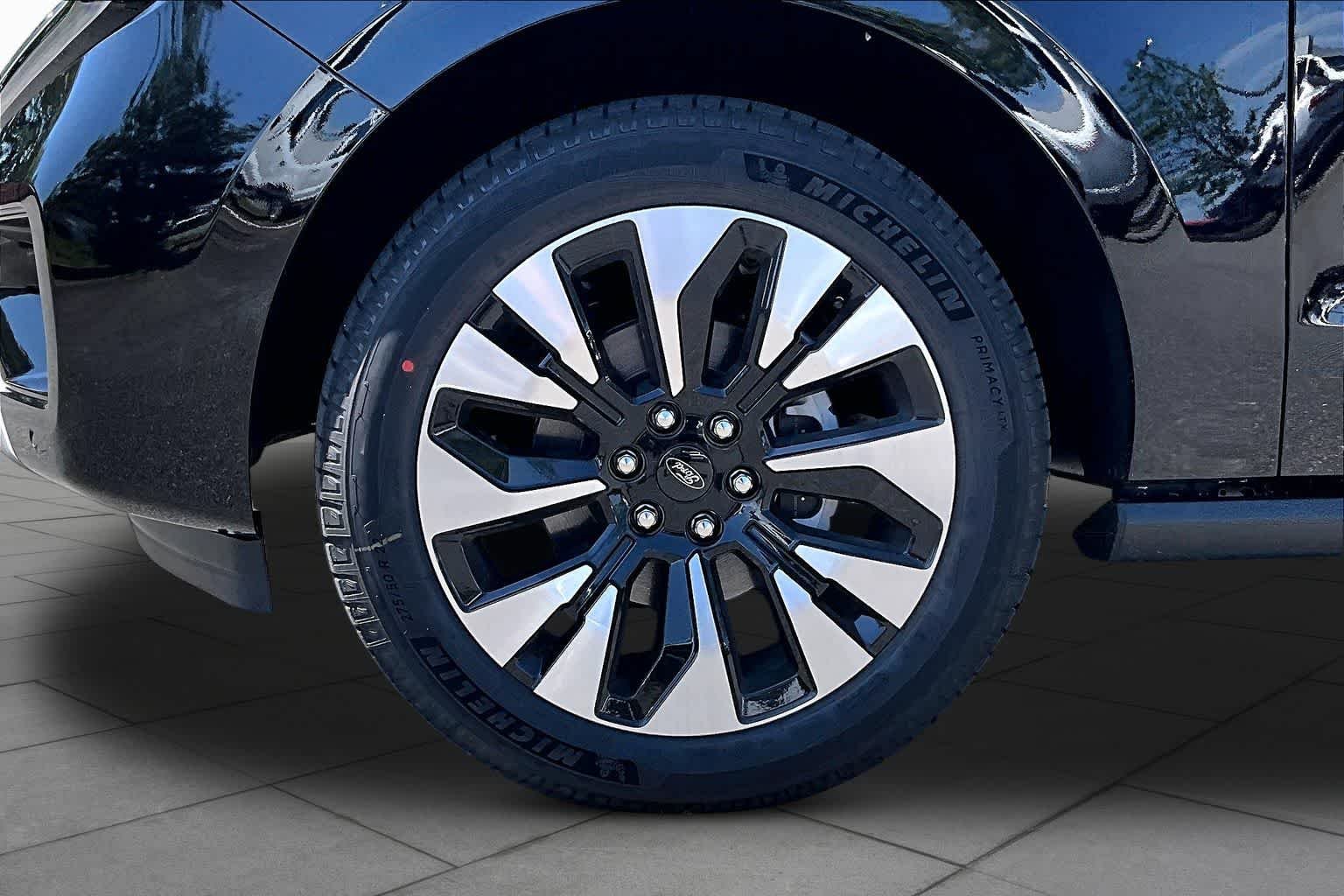 New 2026 Agate Black Metallic Ford MAX Platinum® image 12