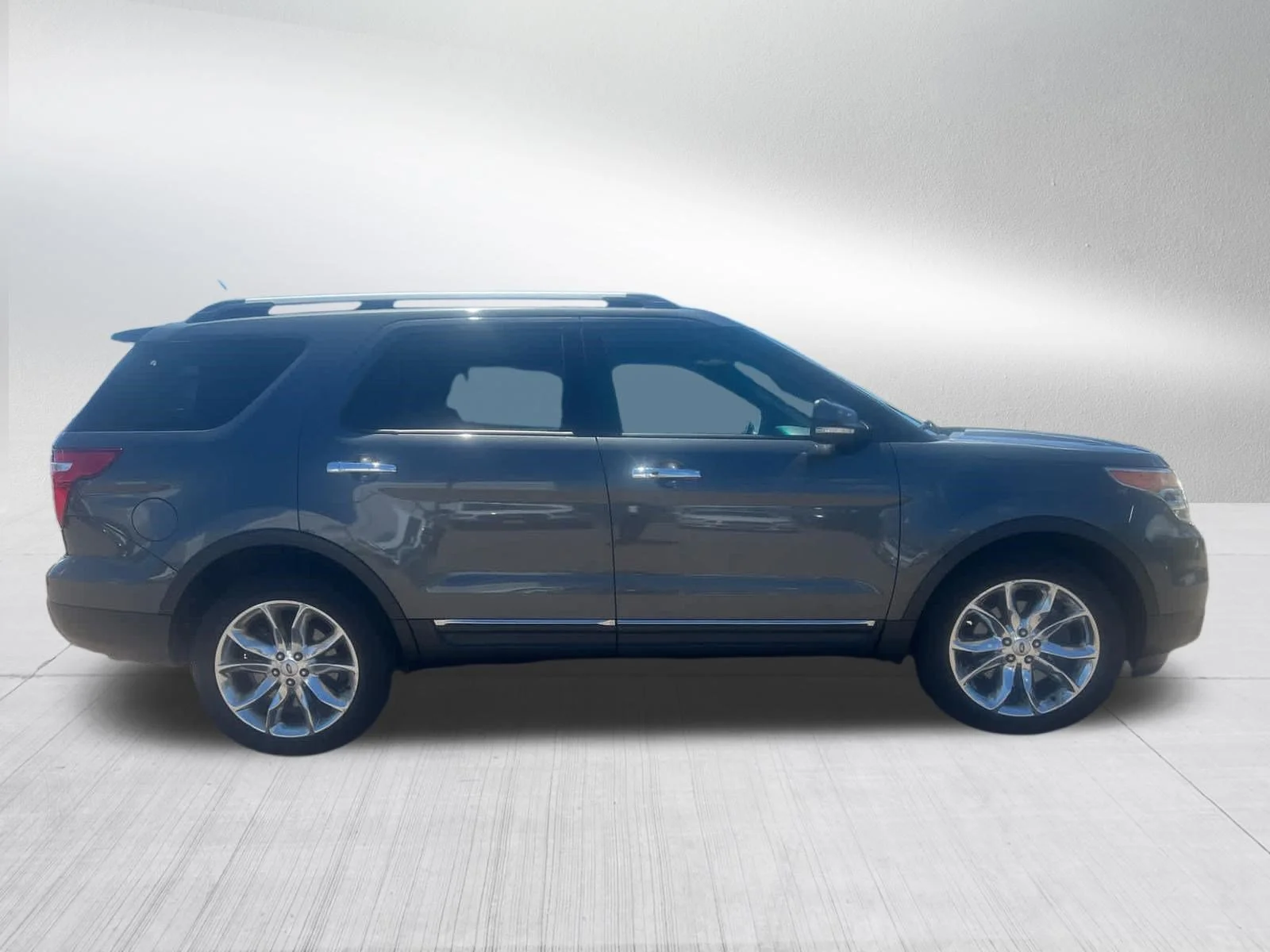 Used 2015 Magnetic Metallic Ford Limited image 8
