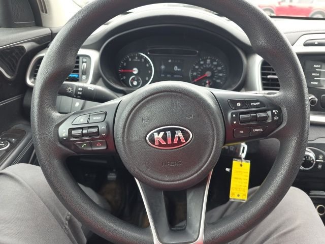 Used 2017 Silver Kia L image 14