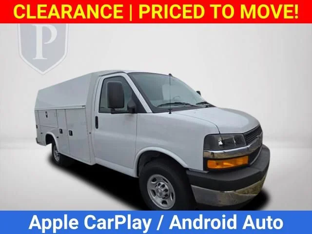 New 2025 Summit White Chevrolet 1WT image 2