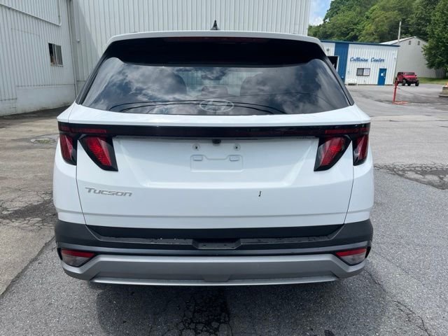 Used 2025 White Hyundai SEL image 7