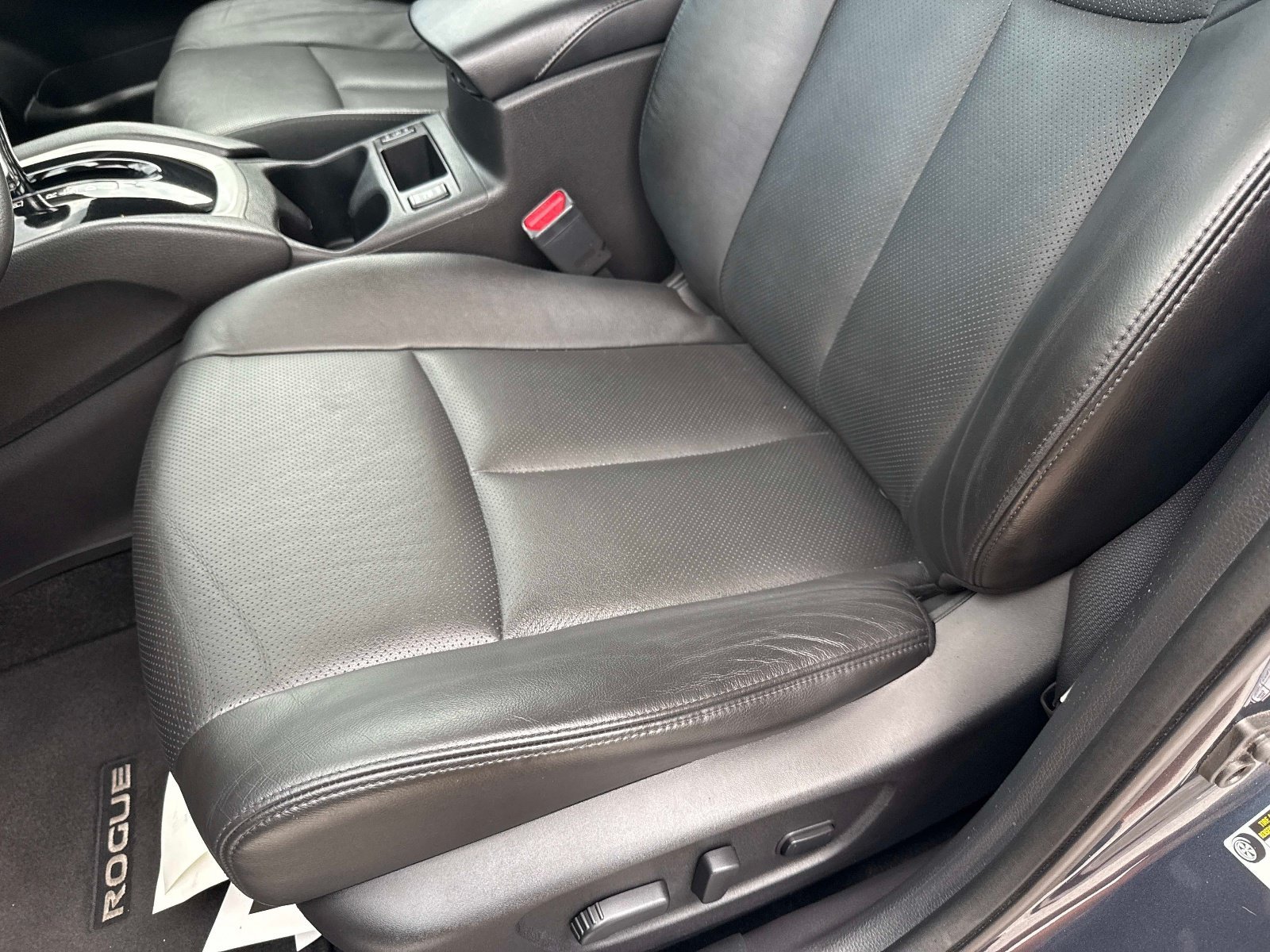 Used 2014 Graphite Blue Nissan SL image 20