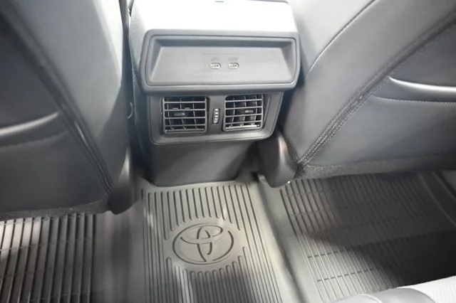 2026 Toyota RAV4 Plug-in Hybrid XSE - Photo 30